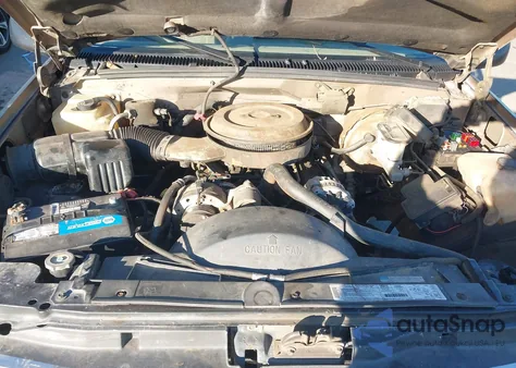 1995 Chevrolet Tahoe C1500 z USA, uszkodzony, nr VIN 1GNEC13K3SJ403068